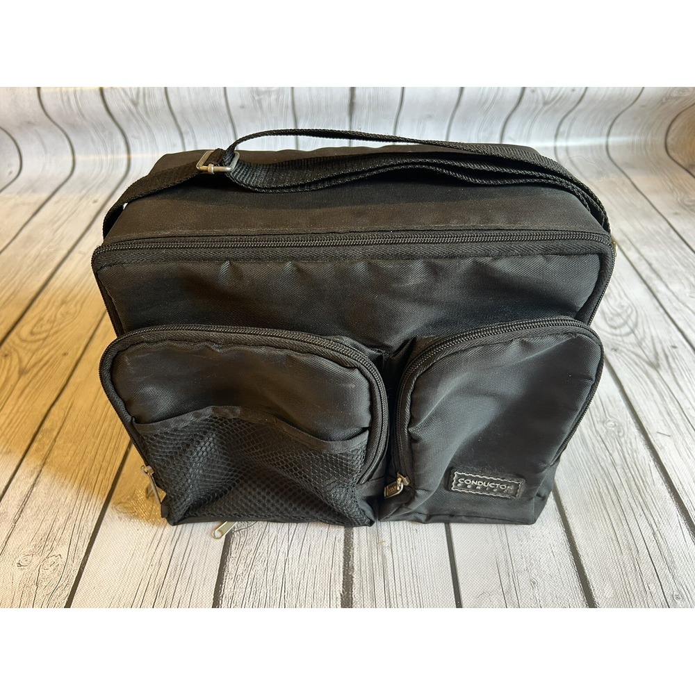 Conductor Series 30 CD Soft Carry Case, Black Nylon w/Pockets And Strap Included - Picture 4 of 8